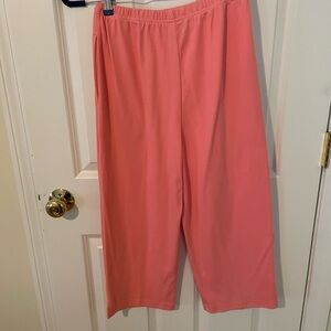 Women's Coral Capris